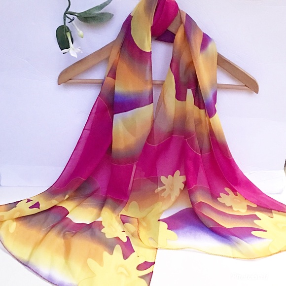 ‼️2 for $15‼️ Bold Silky Soft Scarf• - Picture 2 of 4